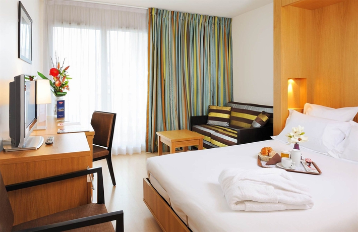 Imagen de la habitación del Hotel Residhome Paris Massy. Foto 9