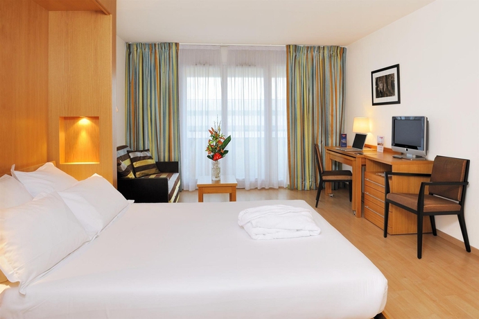 Imagen de la habitación del Hotel Residhome Paris Massy. Foto 10