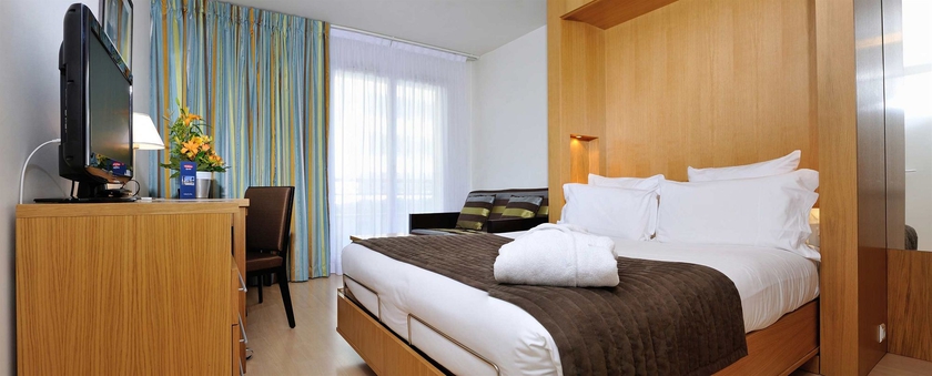 Imagen de la habitación del Hotel Residhome Paris Massy. Foto 14