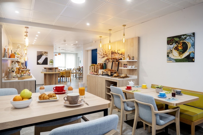 Imagen del bar/restaurante del Hotel Residhome Saint Ouen. Foto 2