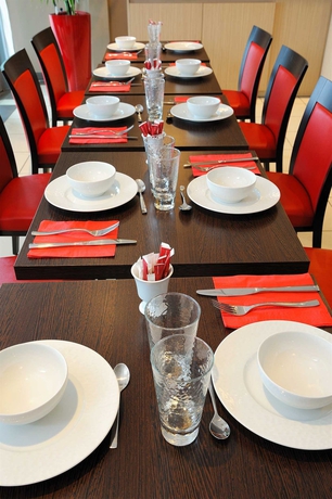 Imagen del bar/restaurante del Hotel Residhome Toulouse Occitania. Foto 6