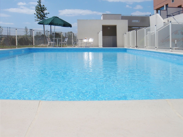 Imagen de la piscina del Hotel Residhome Toulouse Occitania. Foto 15