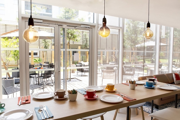 Imagen del bar/restaurante del Hotel Residhome Toulouse Ponts Jumeaux. Foto 3