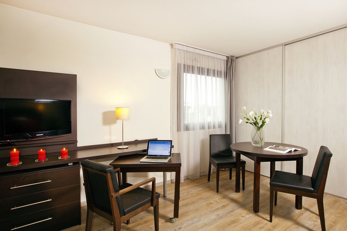 Imagen de los interiores del Hotel Residhome Toulouse Tolosa. Foto 16