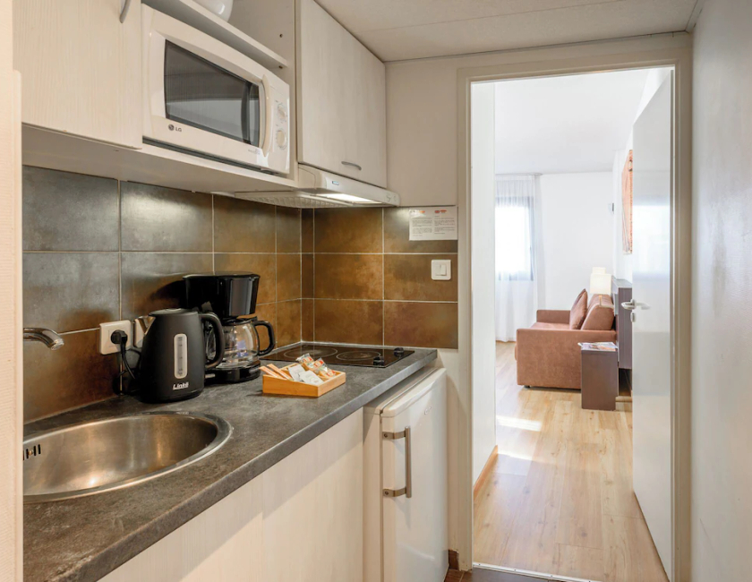 Imagen de la habitación del Hotel Residhome Toulouse Tolosa. Foto 16