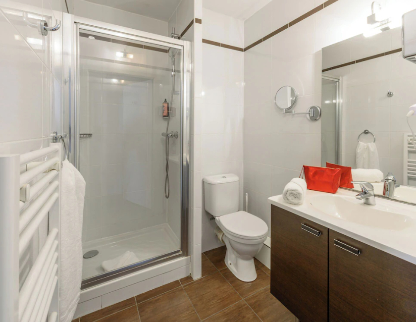 Imagen de la habitación del Hotel Residhome Toulouse Tolosa. Foto 17