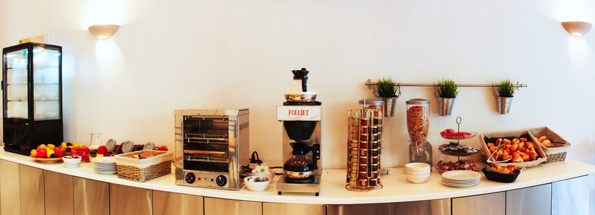 Imagen del bar/restaurante del Hotel Residhotel Grand Prado. Foto 9