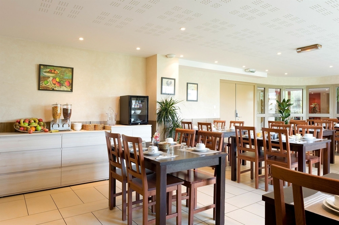 Imagen del bar/restaurante del Hotel Residhotel Les Hauts D'andilly. Foto 4