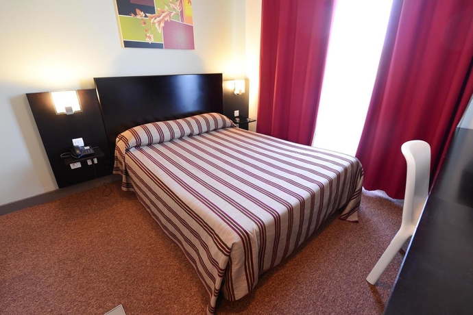 Imagen de la habitación del Hotel Residhotel Lyon Lamartine. Foto 7