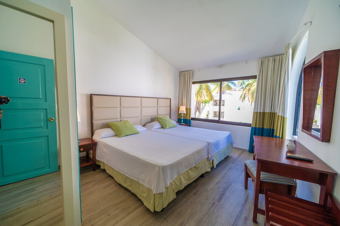 Imagen de la habitación del Hotel Resonance Blu Santa Luc&iacute;a. Foto 4