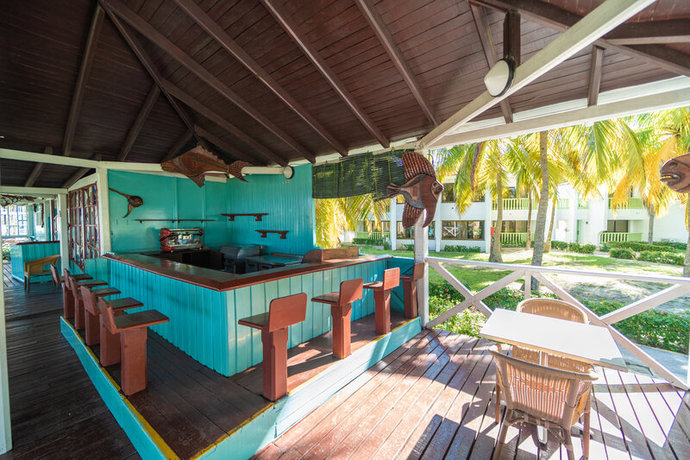 Imagen del bar/restaurante del Hotel Resonance Blu Santa Luc&iacute;a. Foto 2