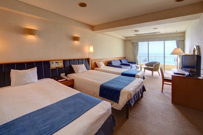 Imagen de la habitación del Hotel Resonex Nago. Foto 2