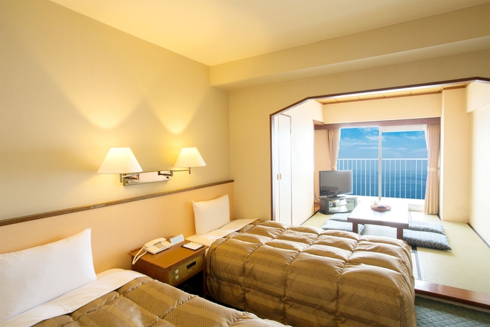 Imagen de la habitación del Hotel Resorpia Atami. Foto 10