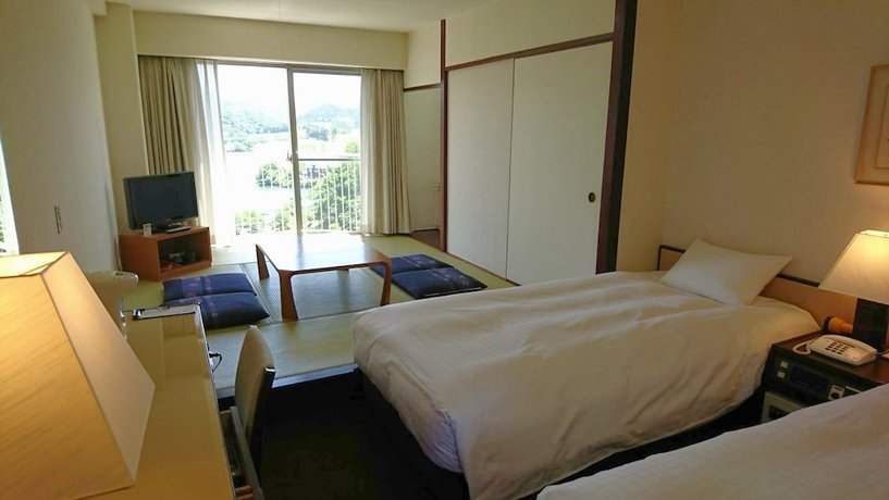 Imagen de la habitación del Hotel Resorpia Kumihama. Foto 12