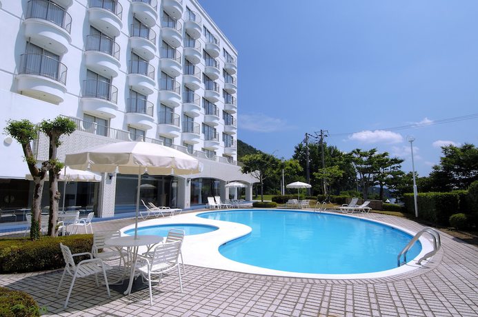 Imagen de la piscina del Hotel Resorpia Kumihama. Foto 18