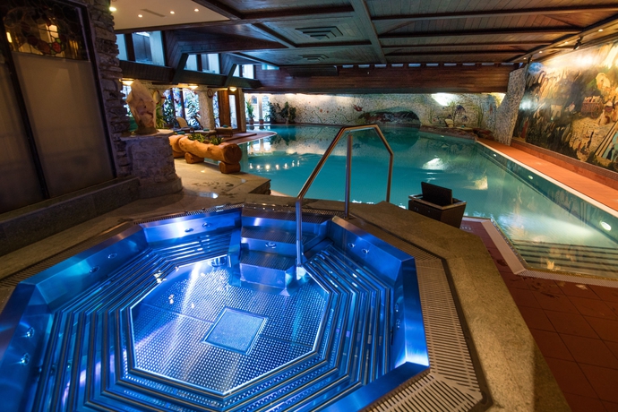 Imagen de la piscina del Hotel Resort Alex. Foto 13