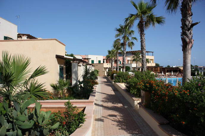 Imagen general del Hotel Resort Arco del Saracino. Foto 1