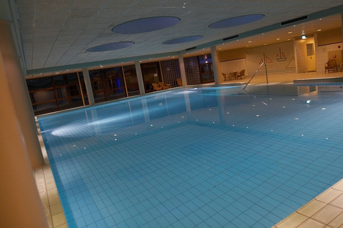 Imagen de la piscina del Hotel Resort Bad Boekelo. Foto 9
