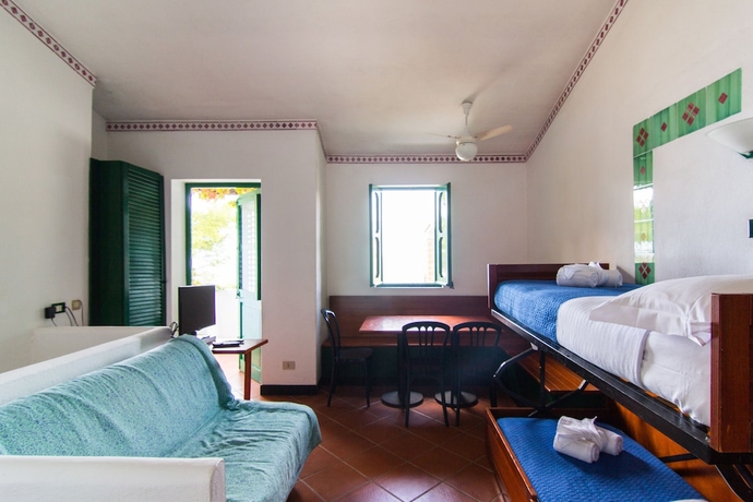 Imagen de la habitación del Hotel Resort Calampiso. Foto 4