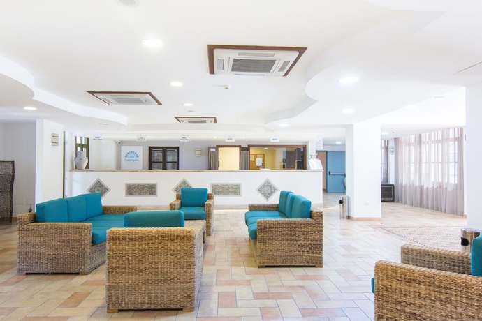 Imagen de los interiores del Hotel Resort Calampiso. Foto 17