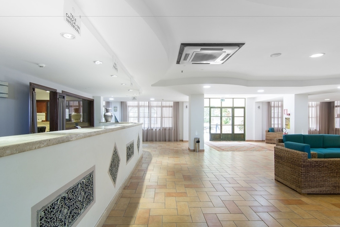 Imagen de los interiores del Hotel Resort Calampiso. Foto 18