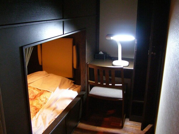 Imagen de la habitación del Hotel Resort Capsule Sakuragicho. Foto 18