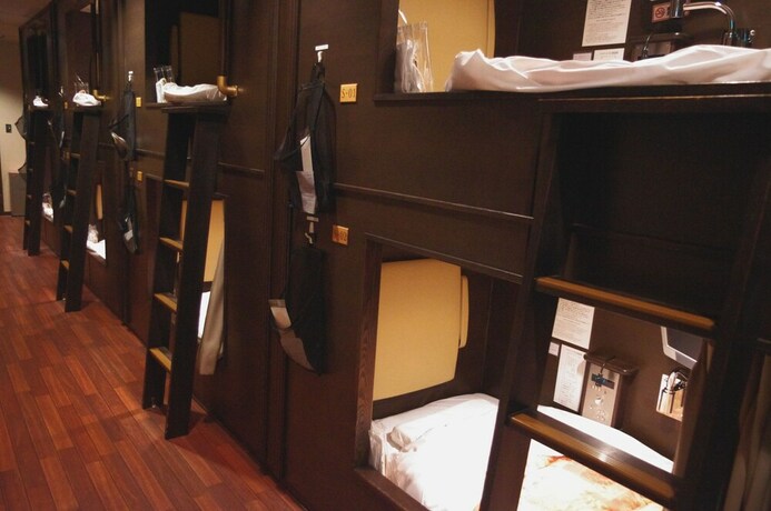 Imagen de la habitación del Hotel Resort Capsule Sakuragicho. Foto 24