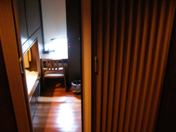 Imagen de la habitación del Hotel Resort Capsule Sakuragicho. Foto 31