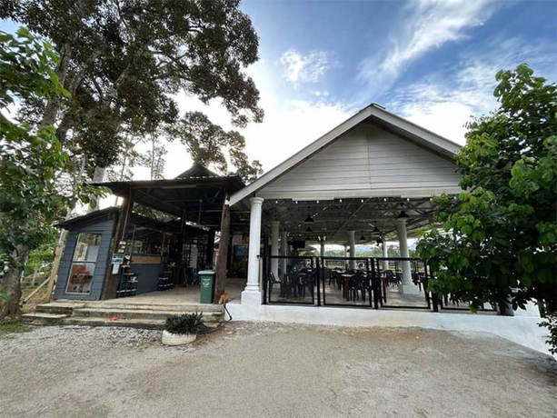 Imagen de los interiores del Hotel Resort D\'Rumah Bonda River View. Foto 18