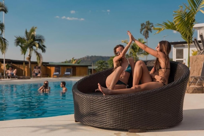 Imagen de la piscina del Hotel Resort Del Caf&eacute;. Foto 11
