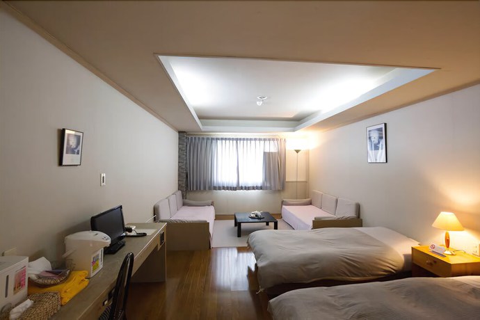 Imagen de la habitación del Hotel Resort Front Stage. Foto 17