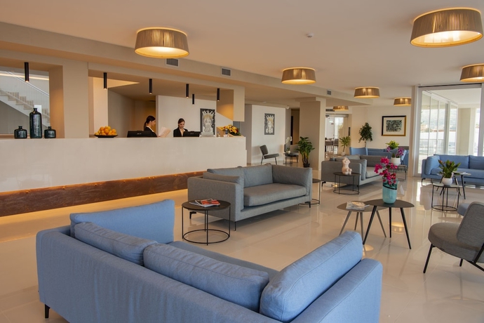 Imagen de los interiores del Hotel Resort La Battigia Beach And Spa. Foto 19