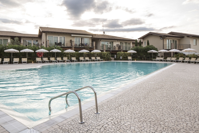 Imagen de los exteriores del Hotel Resort Lake Garda. Foto 12