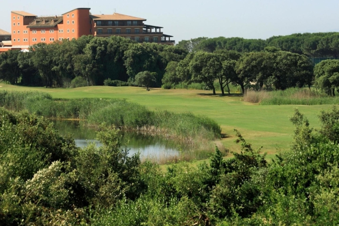 Imagen general del Hotel Resort Marina Di Castello Golf and Spa. Foto 2