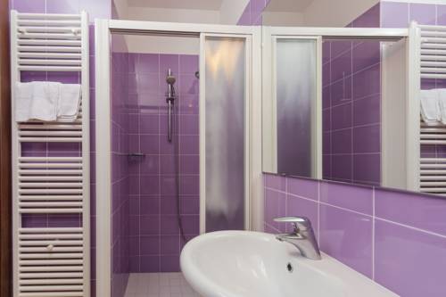 Imagen de la habitación del Hotel Resort Marinella. Foto 6