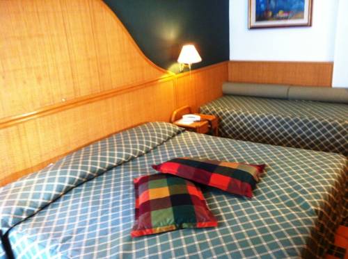 Imagen de la habitación del Hotel Resort Marinella. Foto 8