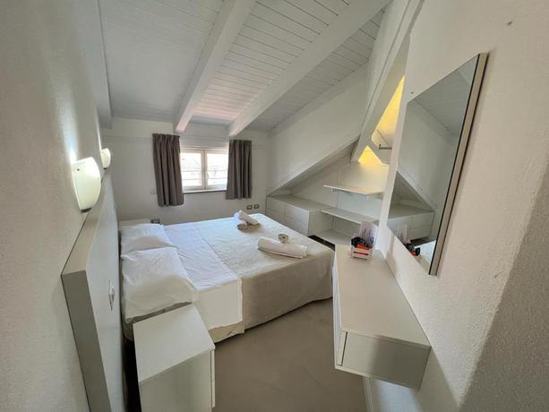 Imagen general del Hotel Resort Rocca di Vadaro - Beachfront Suites, Rooms & Apartments. Foto 13