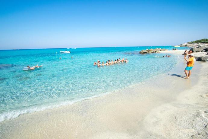 Imagen general del Hotel Resort Rocca di Vadaro - Beachfront Suites, Rooms & Apartments. Foto 17