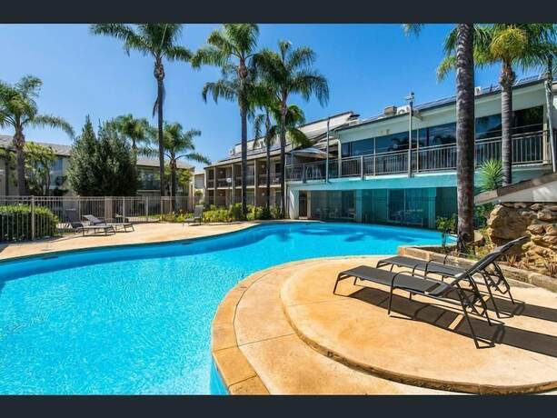 Imagen de la piscina del Hotel Resort Serviced Apartments - Mandurah. Foto 22