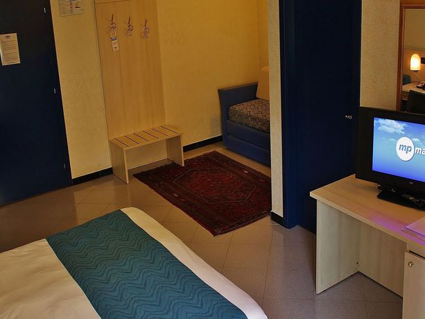 Imagen de la habitación del Hotel Resort Villa. Foto 9