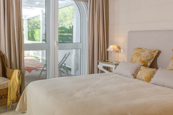 Imagen de la habitación del Hotel Resort Villas Andalucia. Foto 3