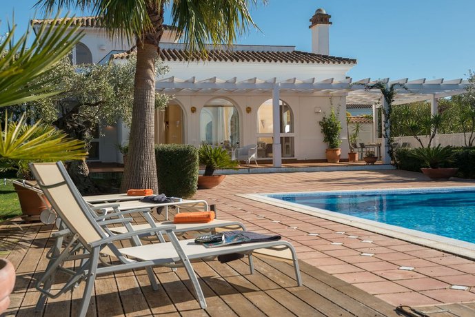 Imagen de la piscina del Hotel Resort Villas Andalucia. Foto 17