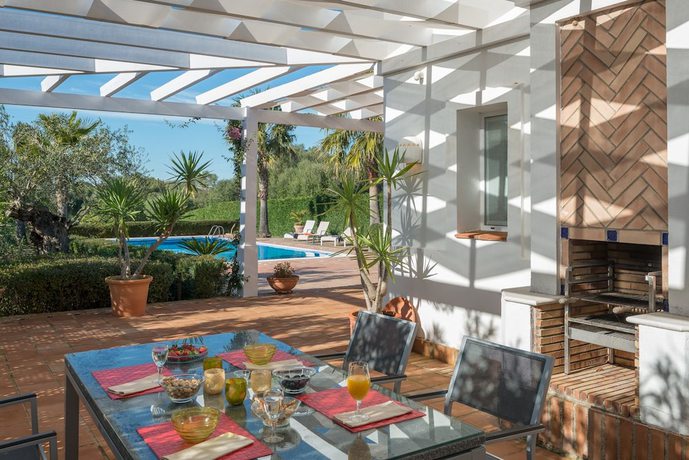 Imagen de los exteriores del Hotel Resort Villas Andalucia. Foto 14