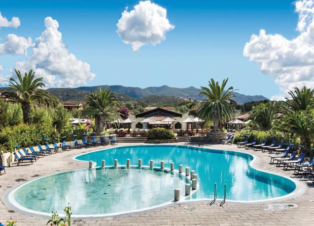 Imagen de la piscina del Hotel Resort & Spa Le Dune. Foto 9