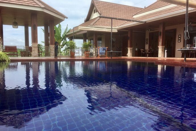 Imagen de la piscina del Hotel Resotel Baan Sanook. Foto 19