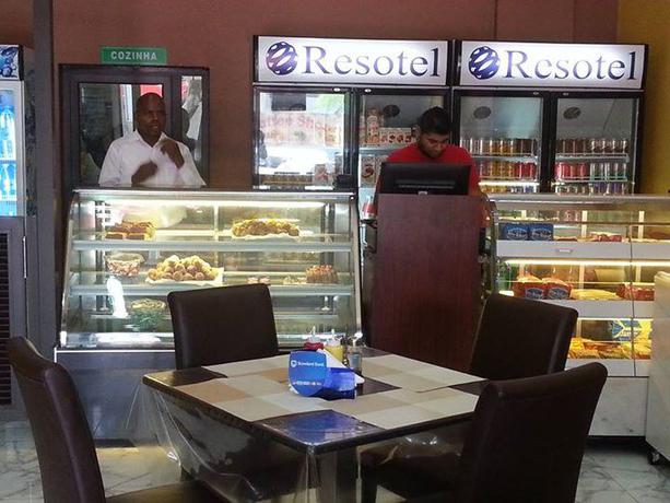 Imagen del bar/restaurante del Hotel Resotel, Maputo. Foto 2