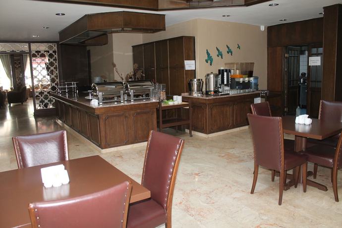 Imagen del bar/restaurante del Hotel Rest, Ankara. Foto 2