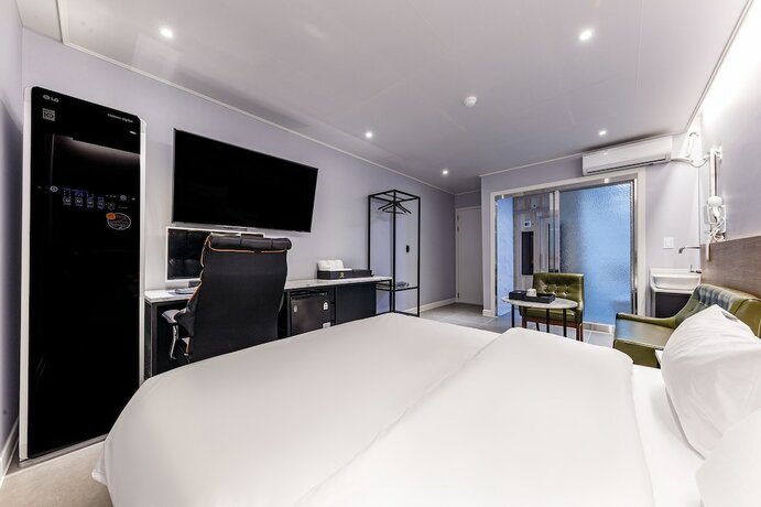 Imagen de la habitación del Hotel Rest. Foto 14