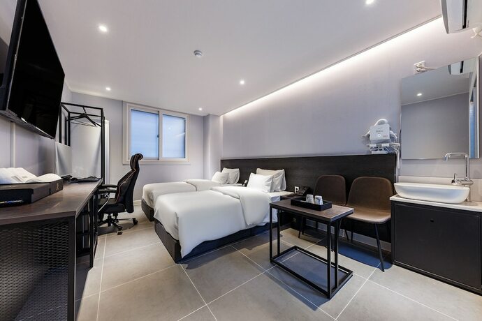 Imagen de la habitación del Hotel Rest. Foto 16