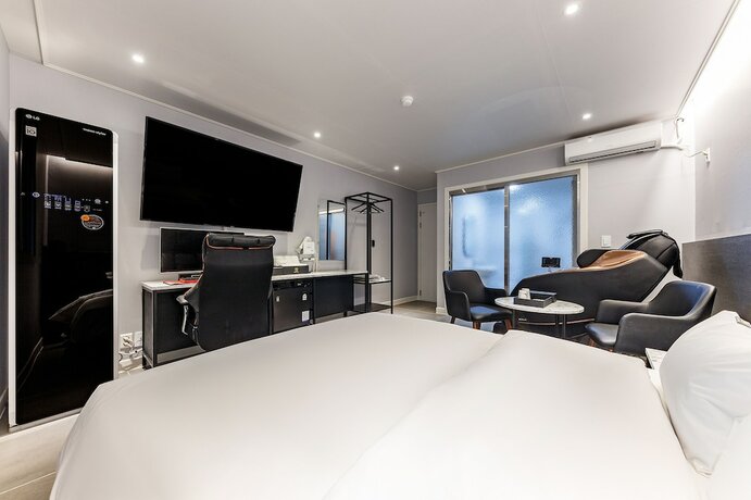 Imagen de la habitación del Hotel Rest. Foto 17